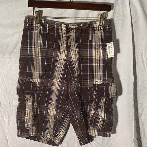 Aeropostale Men’s / young men’s cargo shorts - Picture 1 of 3